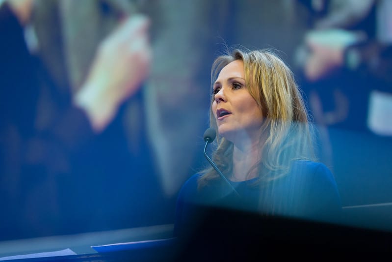 Bredbånd til alle før 2025 Høyre